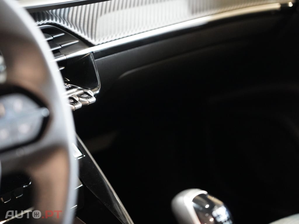Peugeot 2008 1.2 PureTech Allure