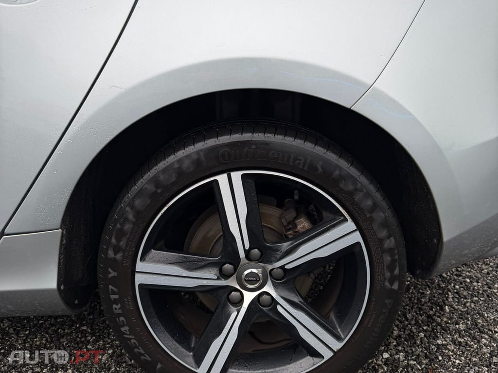 Volvo V40 2.0 D2 R-Design