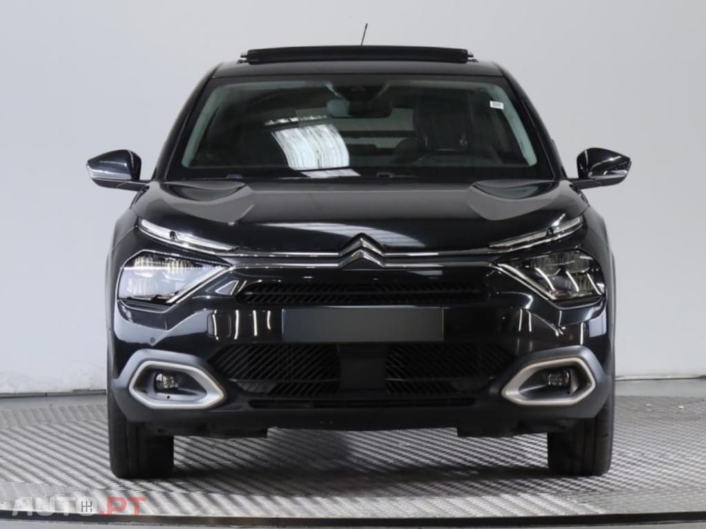 Citroen C4 1.2 PureTech Shine EAT8