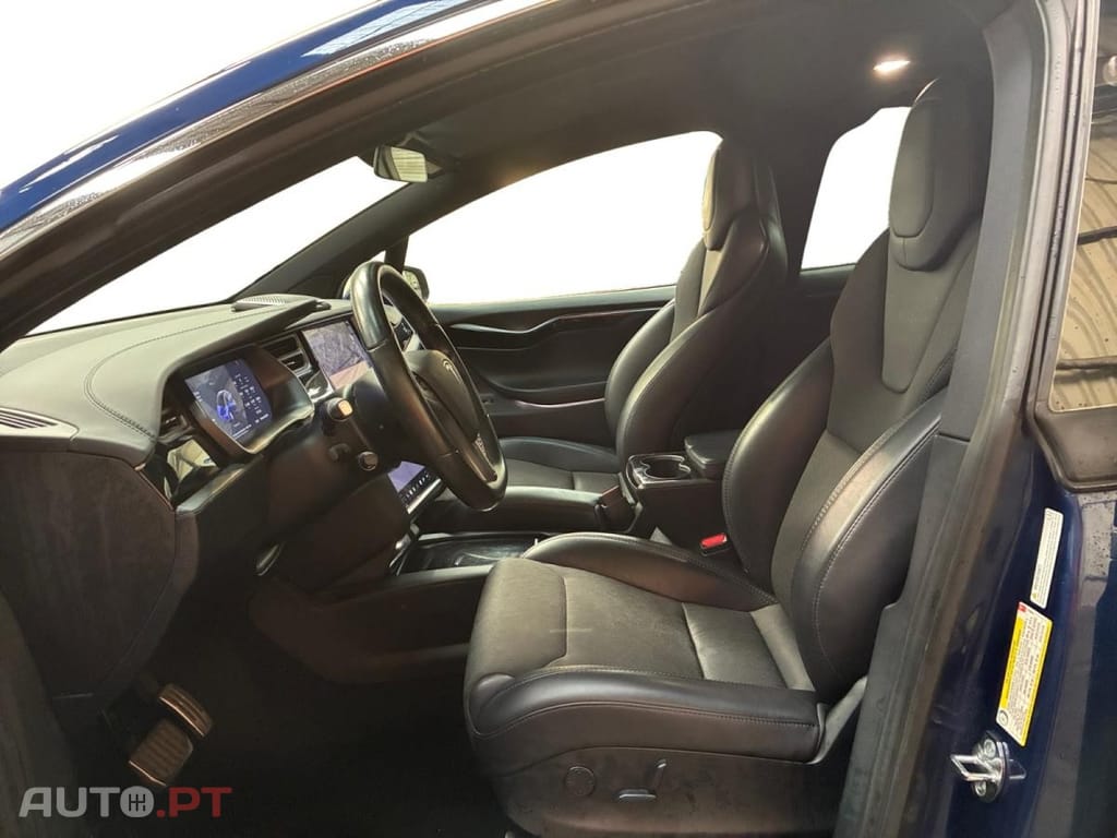 Tesla Model X 75D Dual Motor