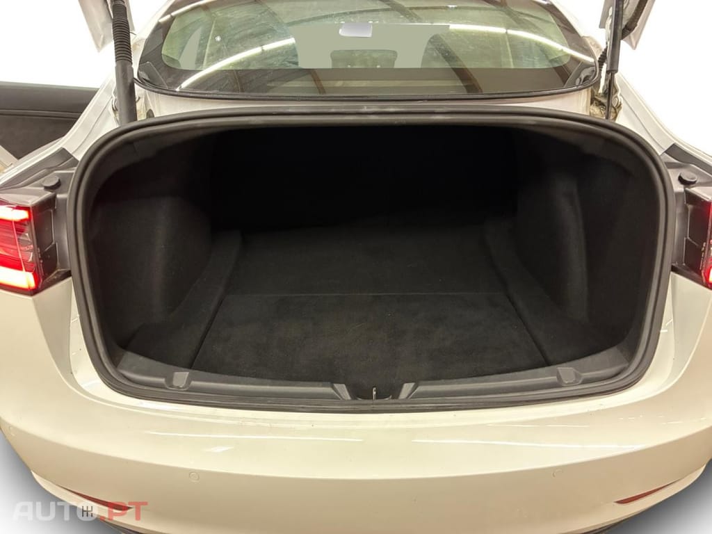 Tesla Model 3 Standard Range Plus RWD