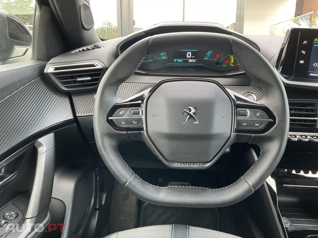 Peugeot E-2008 50 kWh Allure