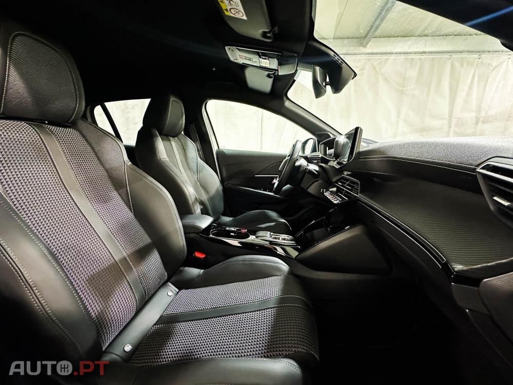 Peugeot E-208 50 kWh GT Pack