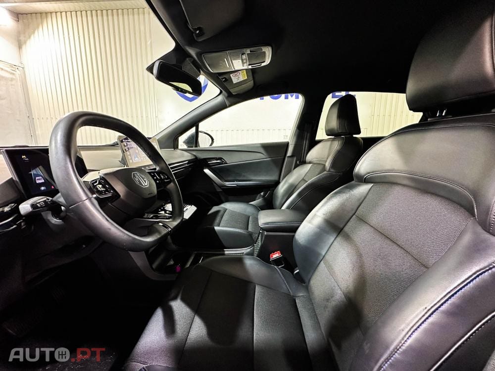 MG MG4 77 kWh Extended Range Luxury