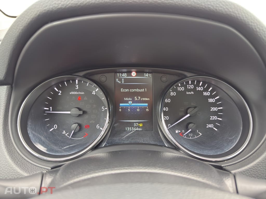 Nissan Qashqai 1.6 dCi Tekna Pele