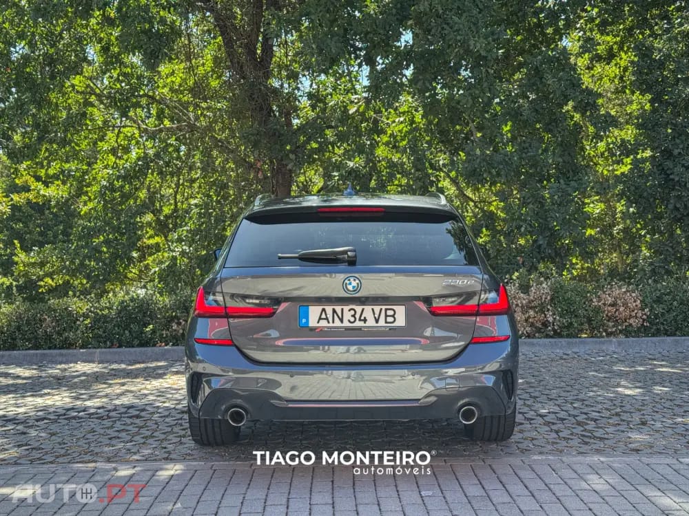 BMW 330 e Pack Desportivo M Auto