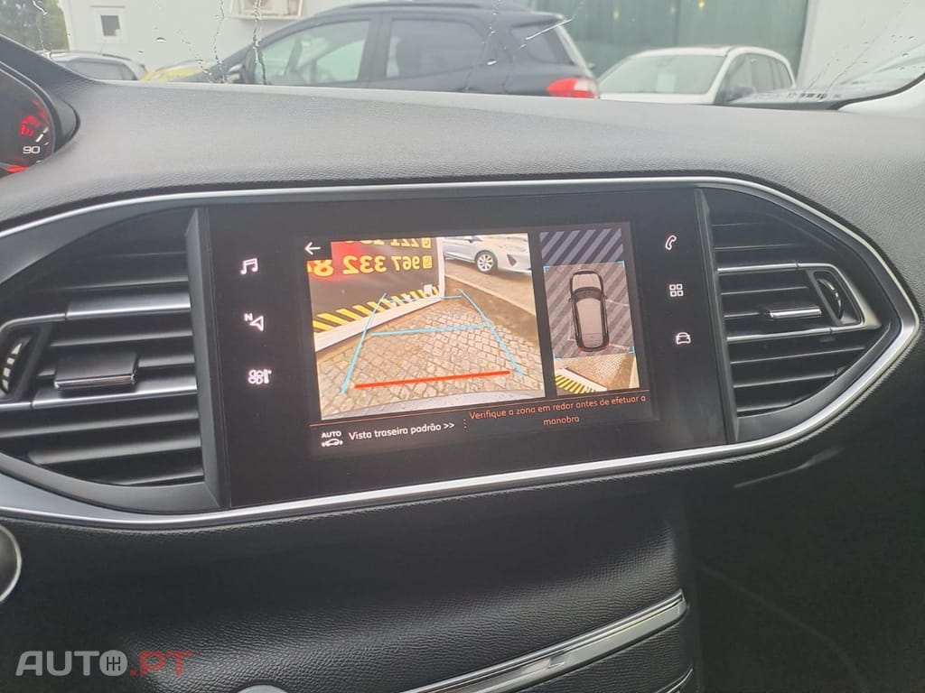 Peugeot 308 1.2 PureTech Allure J17