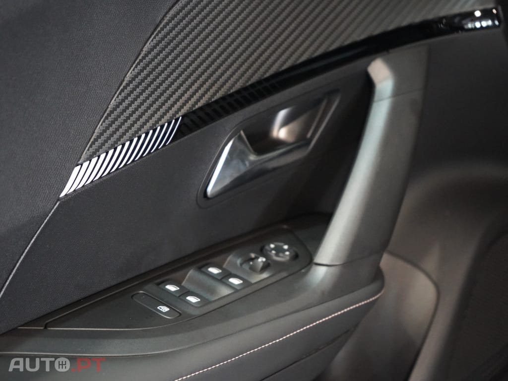 Peugeot 2008 1.2 PureTech Allure