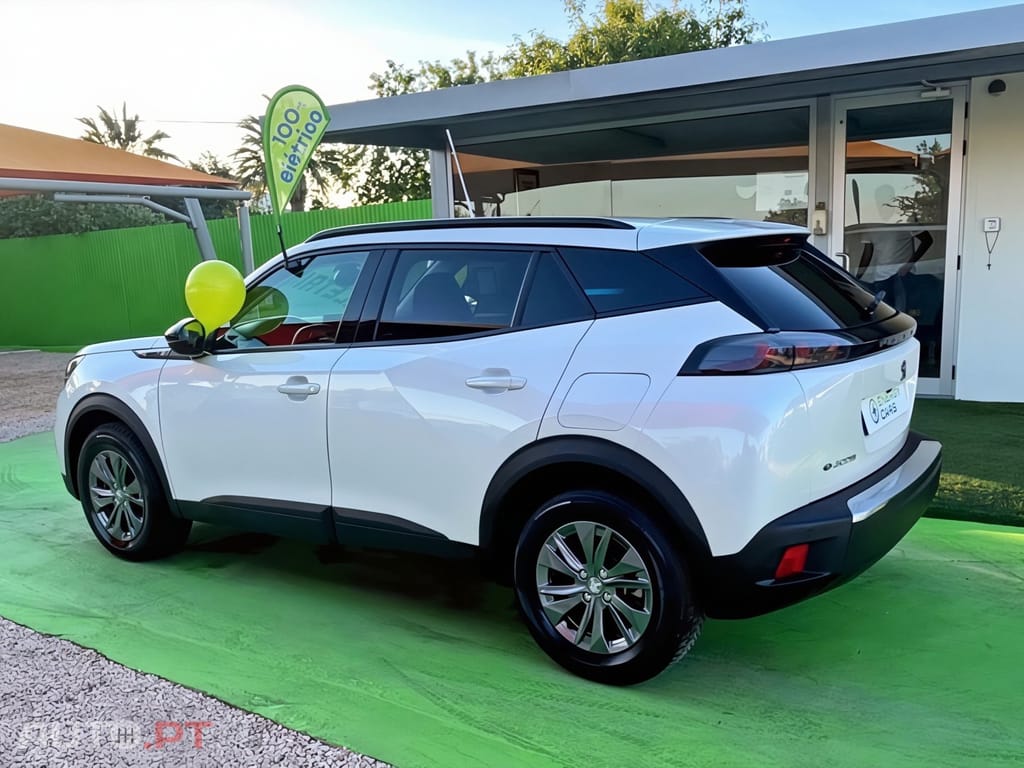 Peugeot E-2008 50 kWh Style