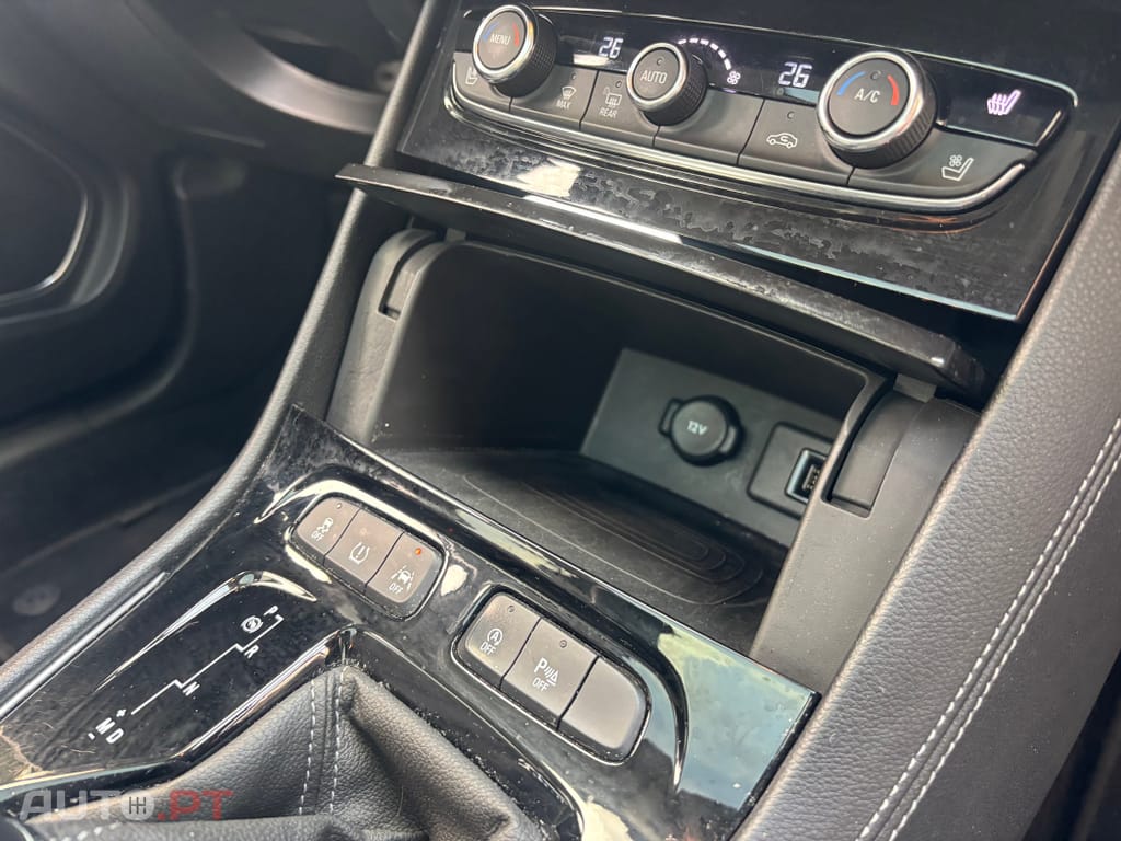 Opel Grandland (X) 1.2 T Design & Tech AT