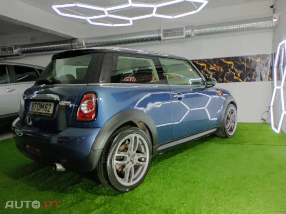 MINI Cooper Cooper D