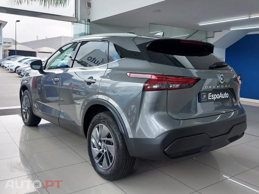 Nissan Qashqai 1.3 DIG-T N-Connecta LED+SKY