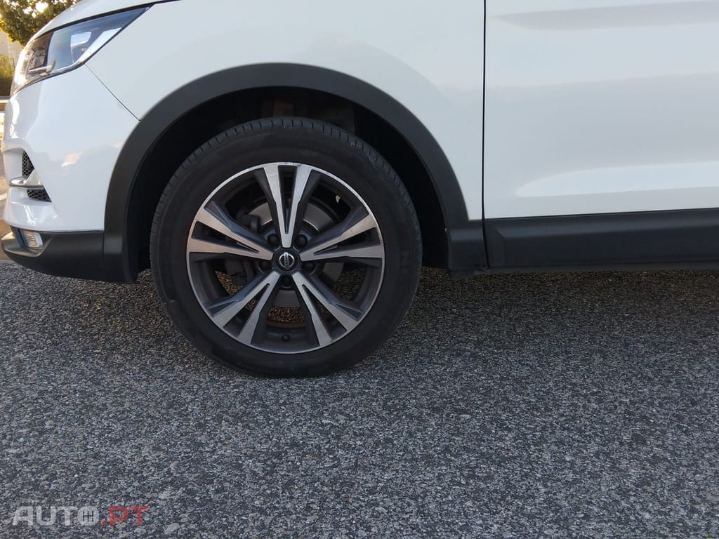 Nissan Qashqai 1.5 dCi N-Connecta J17 DCT