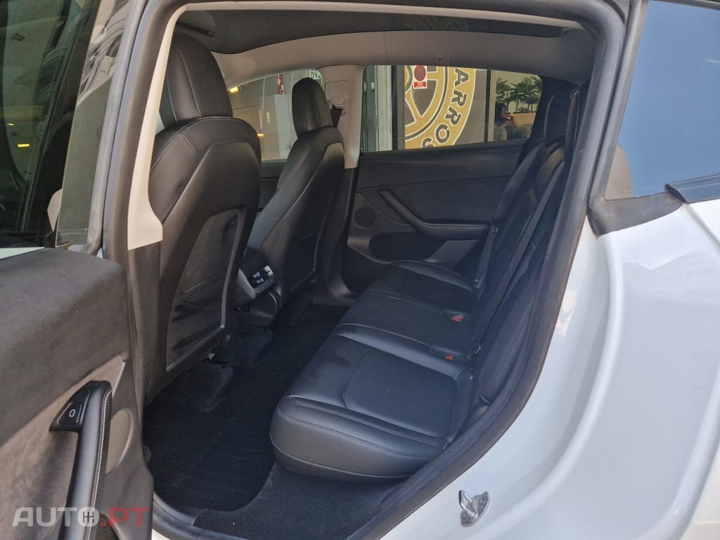 Tesla Model Y Long Range Tração Integral