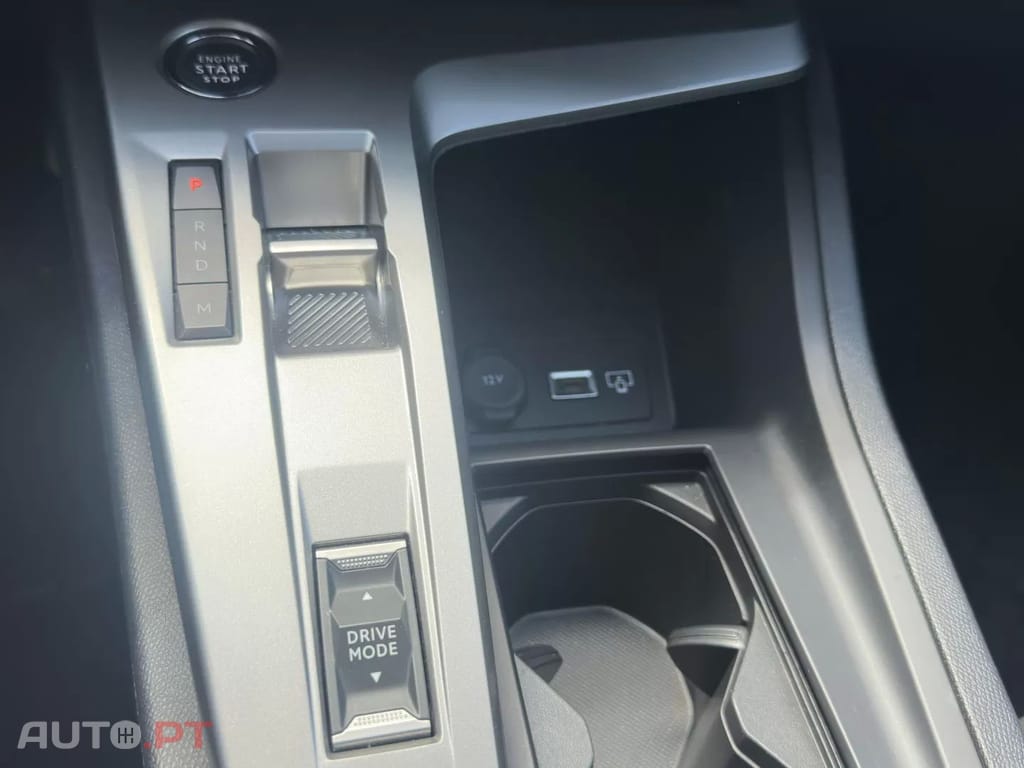 Peugeot 308 1.2 Hybrid Style e-DCS6