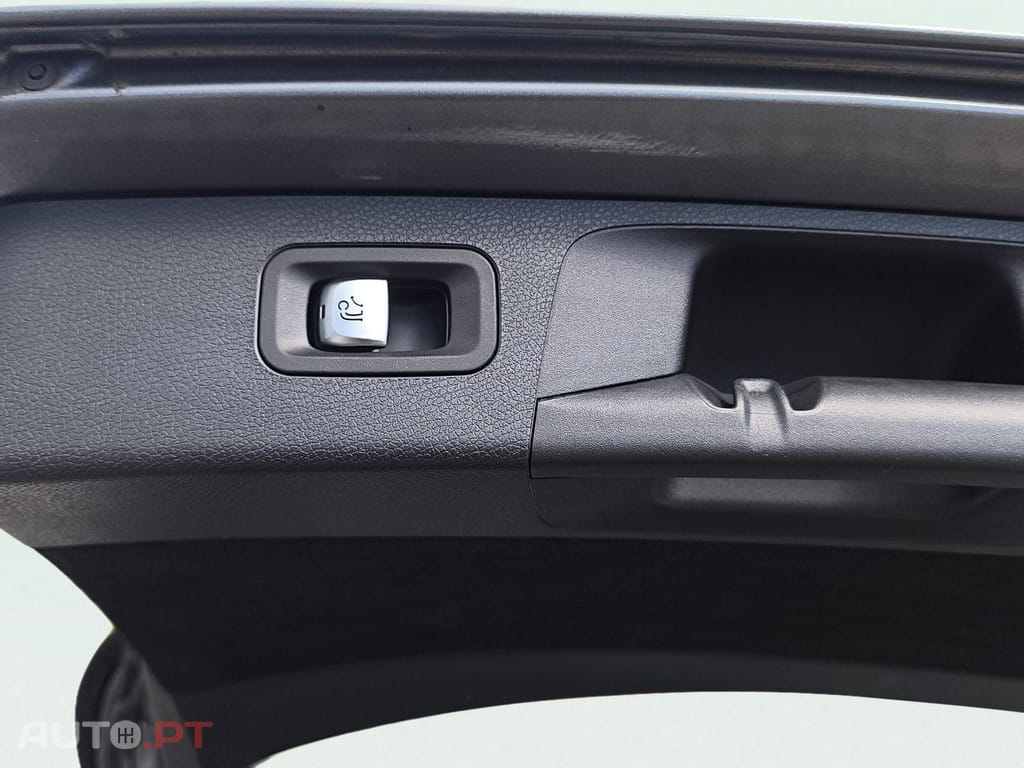 Mercedes-Benz E 300 de 9G-TRONIC AMG Line