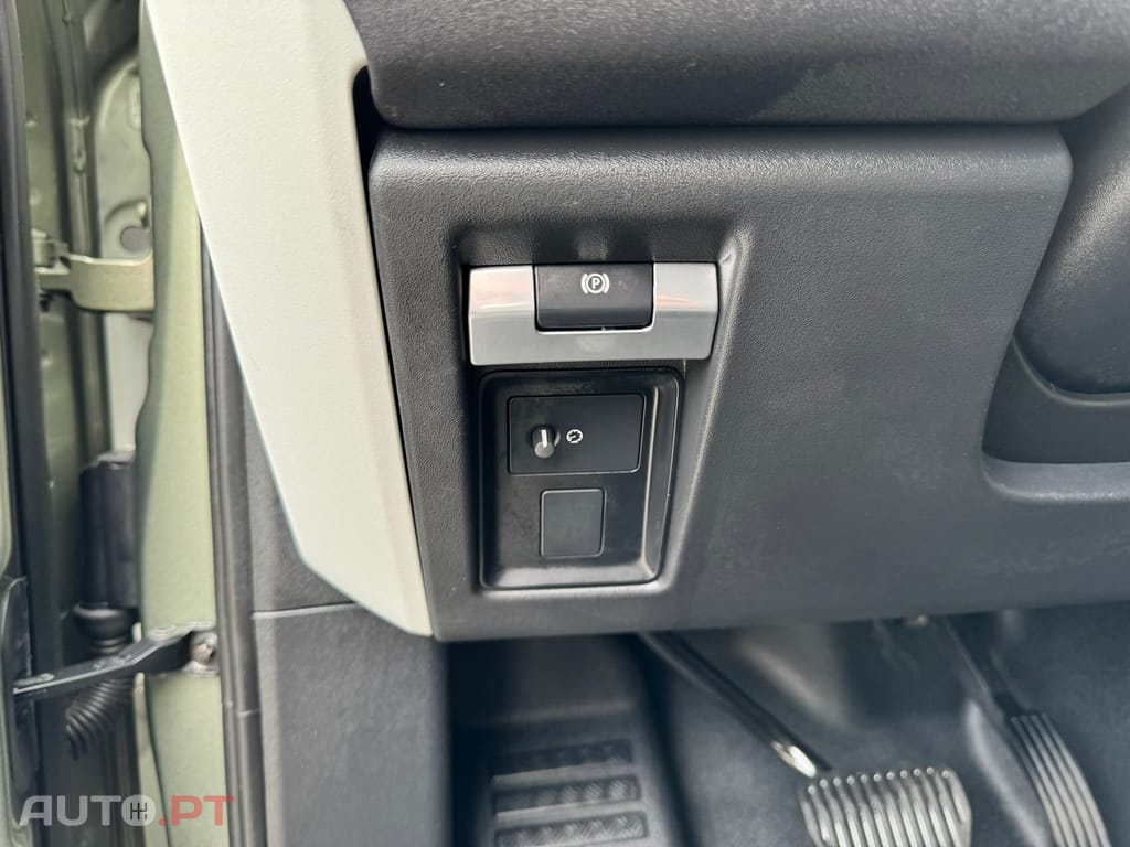 Land Rover Defender 2.0 D 110 AWD S