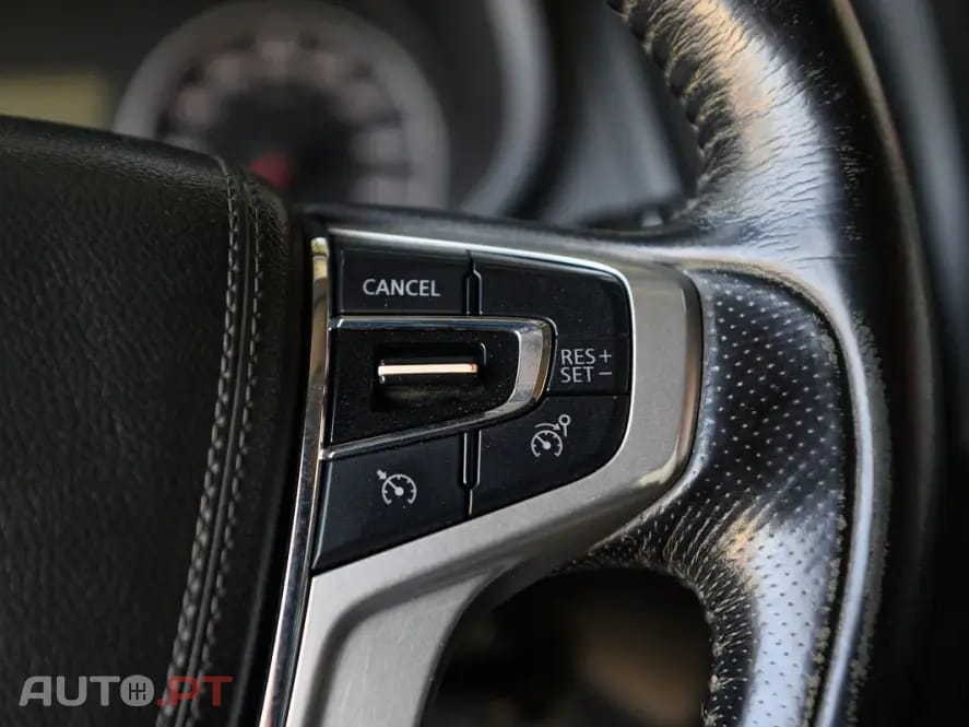 Mitsubishi L200 2.4 DI-D CD Invite 4WD