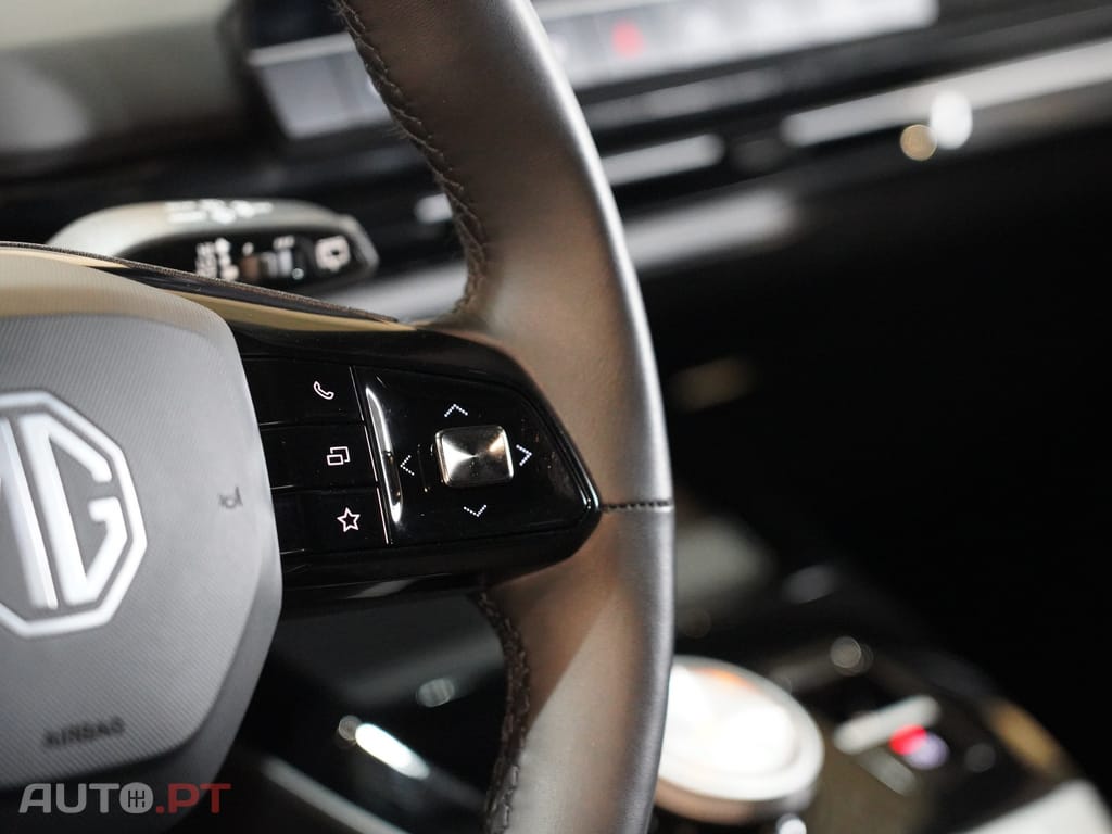 MG MG4 64 kWh Luxury