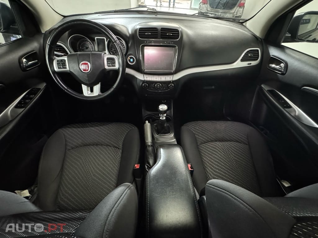 Fiat Freemont black 7 lugares