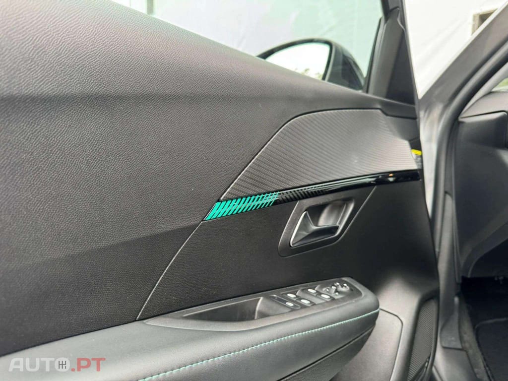 Peugeot 208 1.2 Puretech Allure Pack EAT8