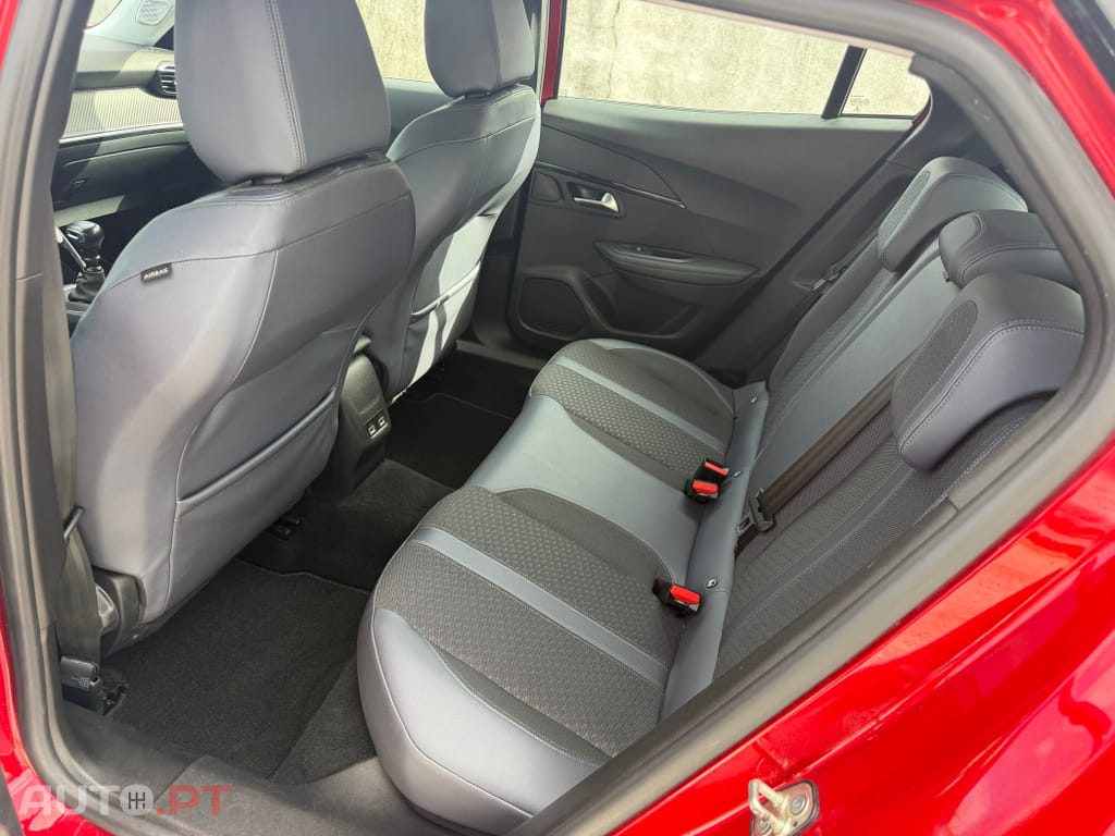 Peugeot 2008 1.2 PureTech Allure