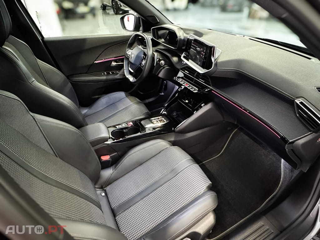 Peugeot 2008 1.2 PureTech GT Pack EAT8