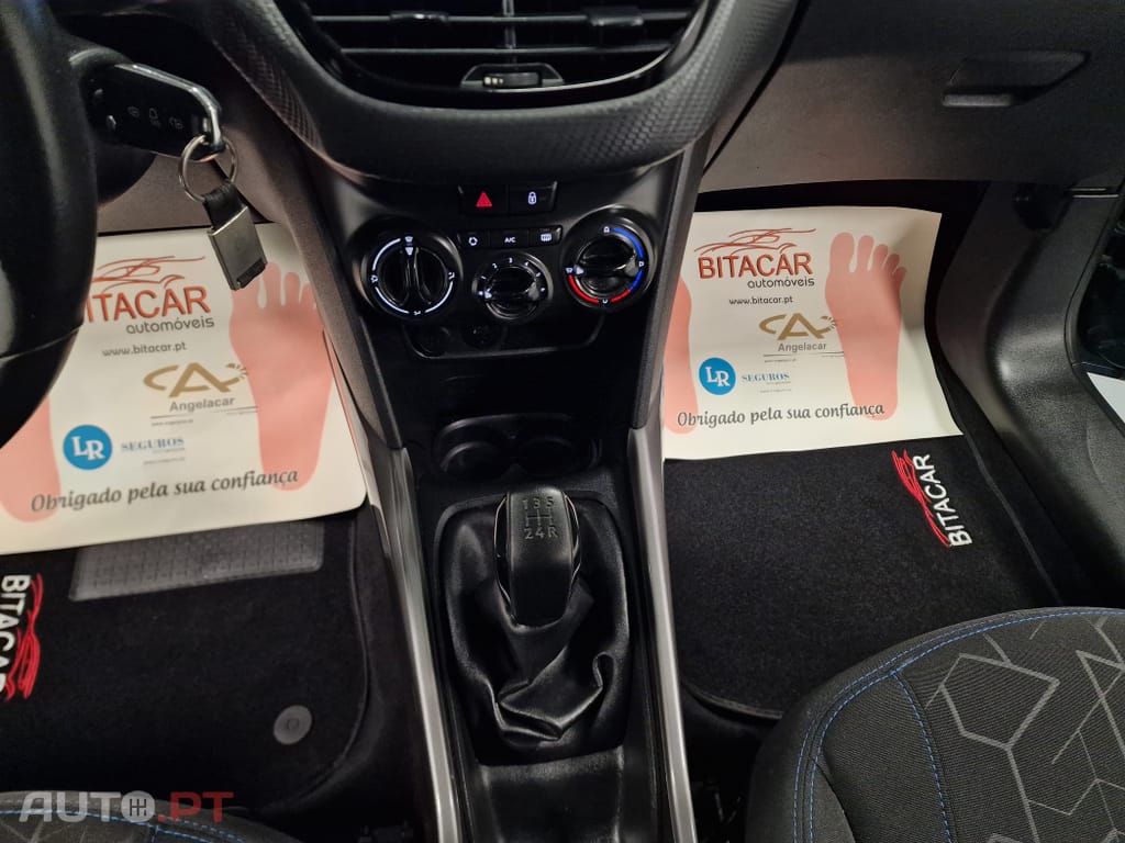 Peugeot 2008 1.2 PURETECH STYLE