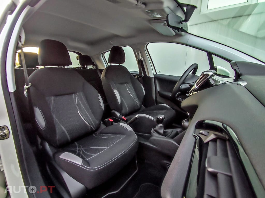 Peugeot 208 VTI ACTIVE