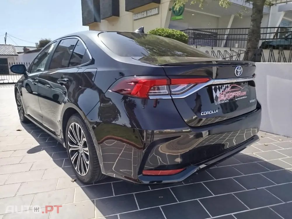 Toyota Corolla 1.8 Hybrid Exclusive