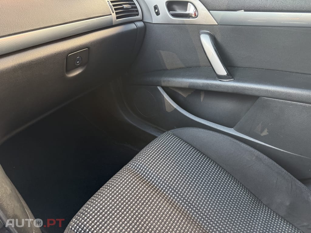 Peugeot 407 SW 2.0 HDi Navteq
