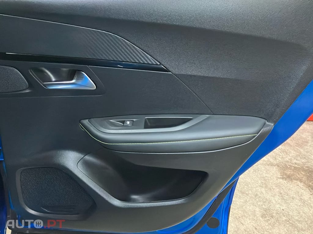 Peugeot E-2008 50 kWh GT