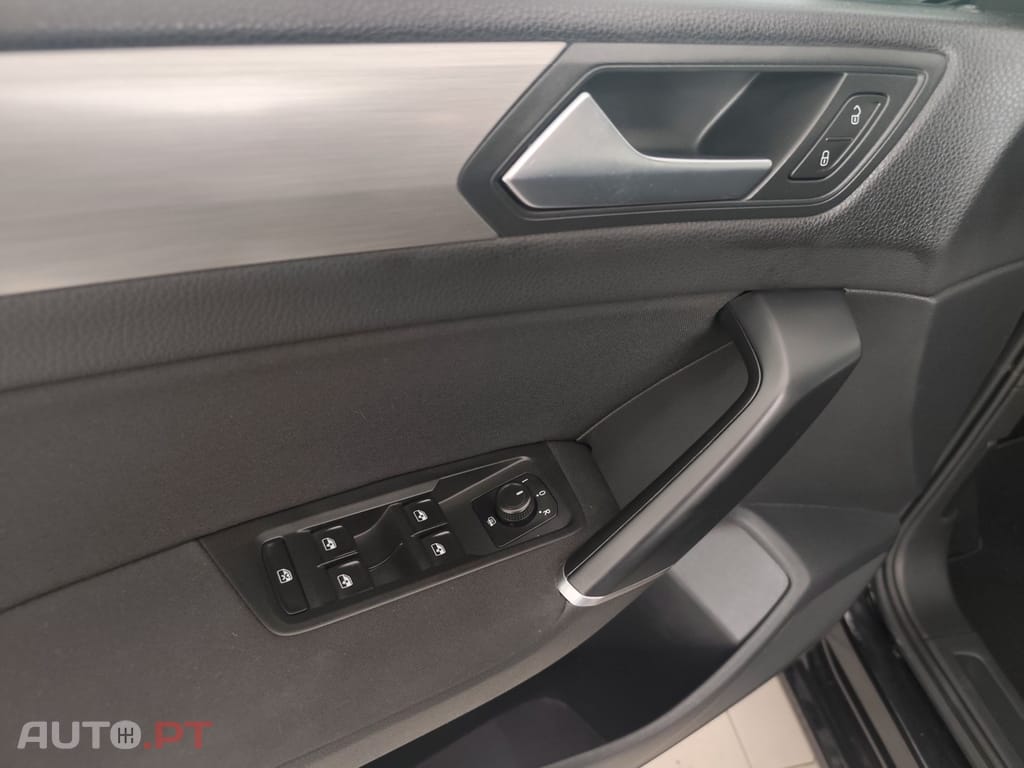 Volkswagen Touran 2.0 TDI Confortline DSG