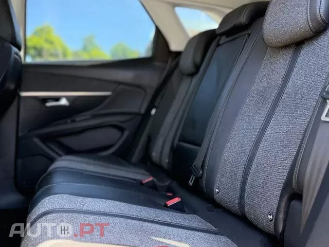 Peugeot 3008 1.5 BlueHDi Allure