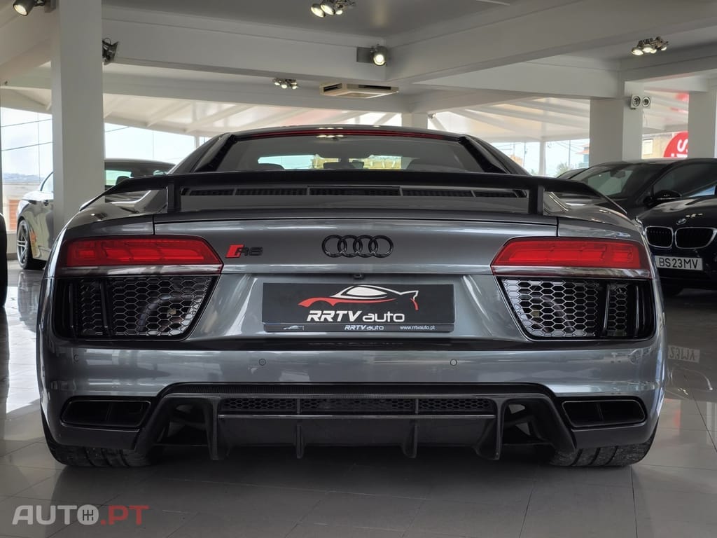 Audi R8 V10 plus 5.2 FSI quattro S tronic