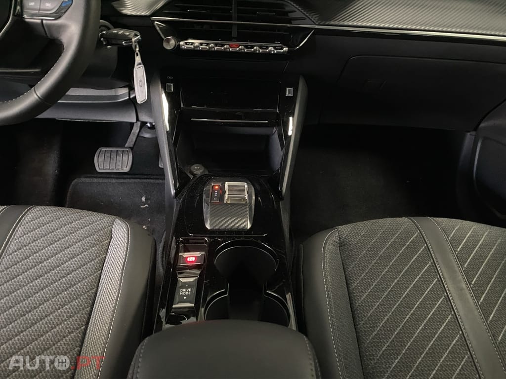 Peugeot 208 1.2 Hybrid Allure e-DCS6