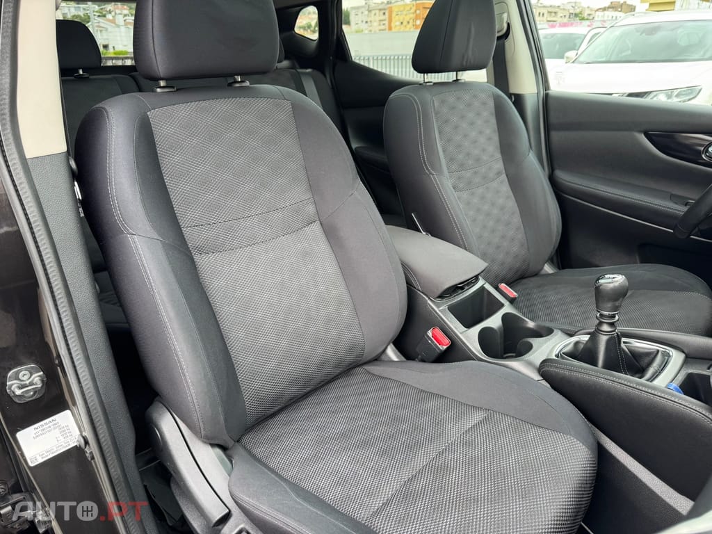 Nissan Qashqai 1.5 dCi N-Connecta 18