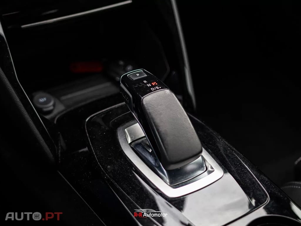 Peugeot E-2008 50 kWh GT