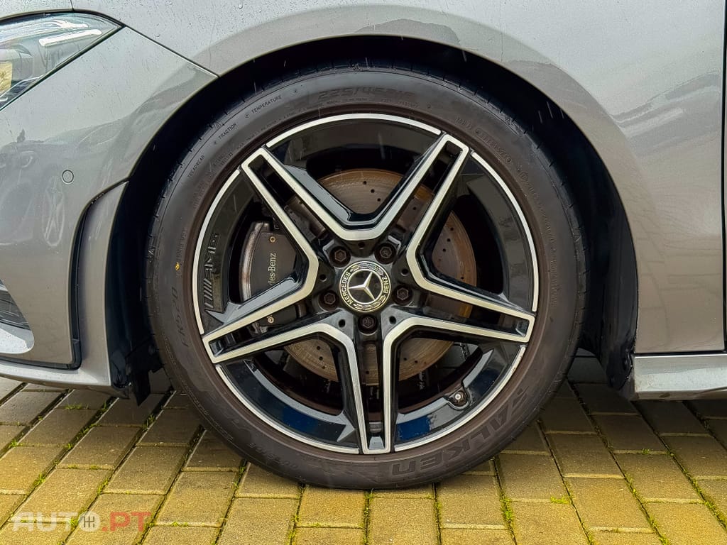 Mercedes-Benz CLA 220 d Shooting Brake AMG Line Aut.