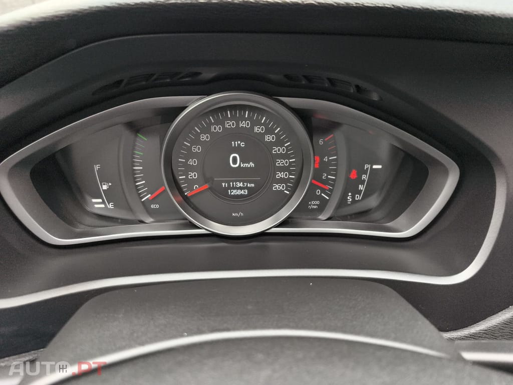 Volvo V40 Cross Country 2.0 D2 Momentum Geartronic