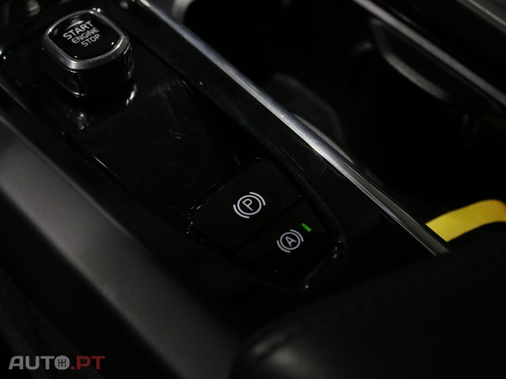 Volvo XC60 2.0 T6 PHEV Plus Dark AWD