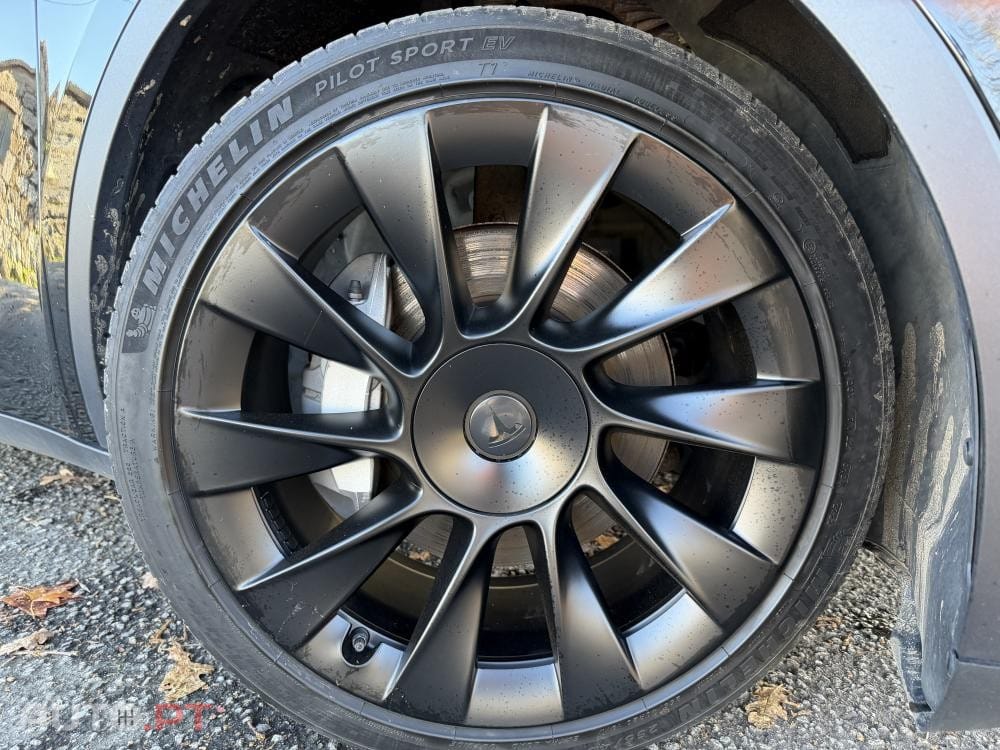 Tesla Model Y Long Range Dual Motor AWD