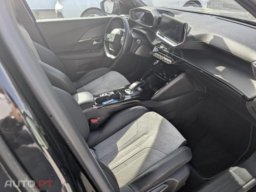 Peugeot E-2008 50 kWh GT Pack