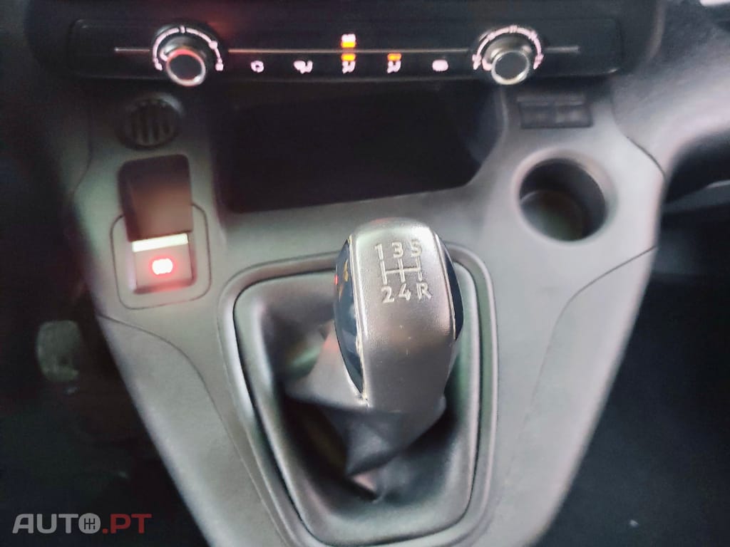 Peugeot Partner 1.5 BlueHDi Premium Longa