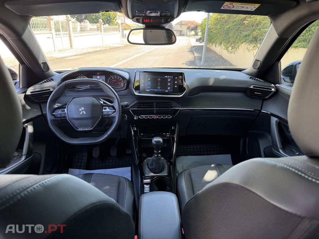 Peugeot 2008 PureTech 100 Allure