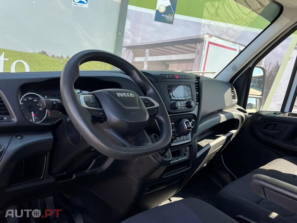 Iveco Daily BASCULA TRILATERAL