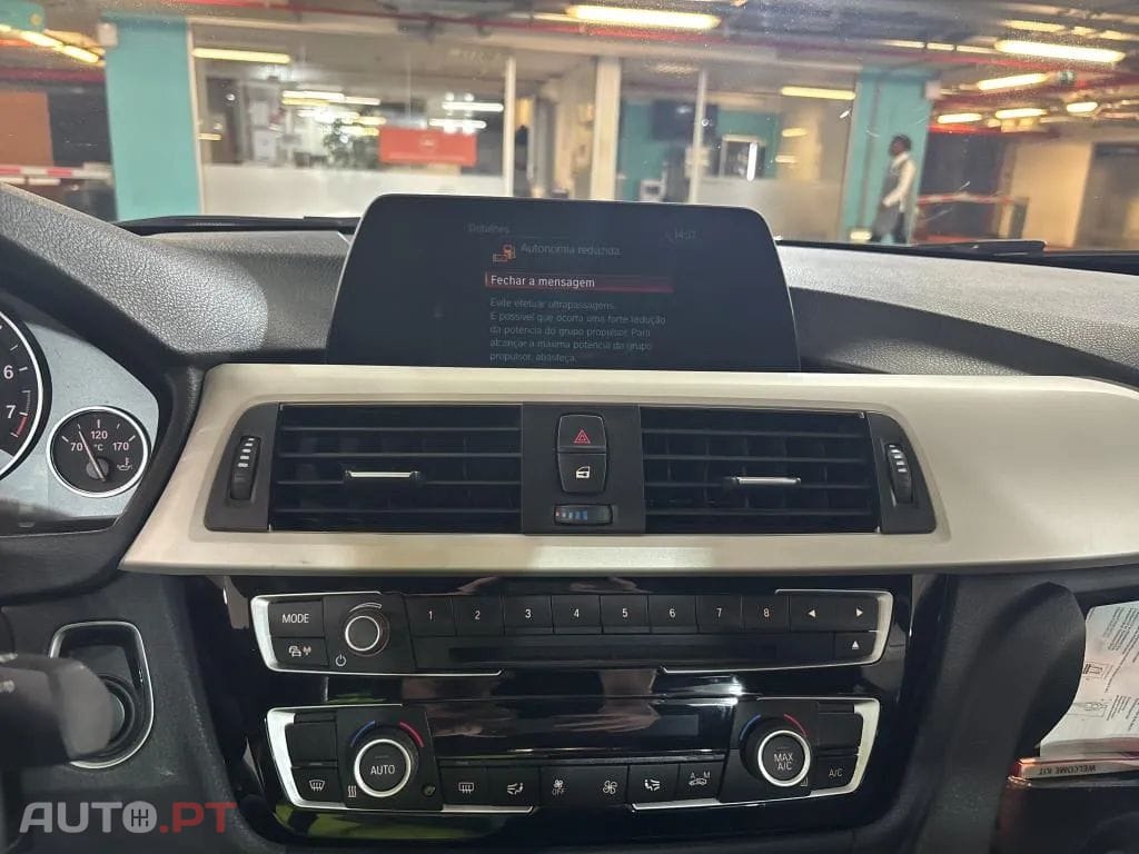 BMW 330 e iPerformance Advantage
