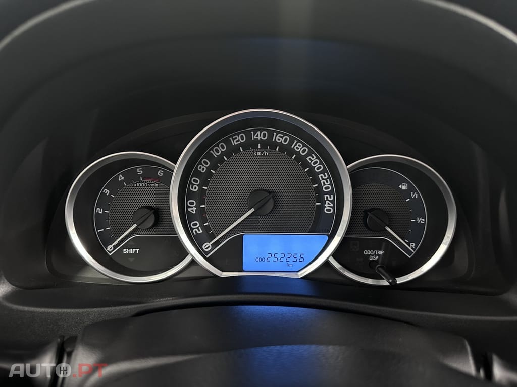 Toyota Auris 1.4 D-4D Com. +P.Sport+TSS