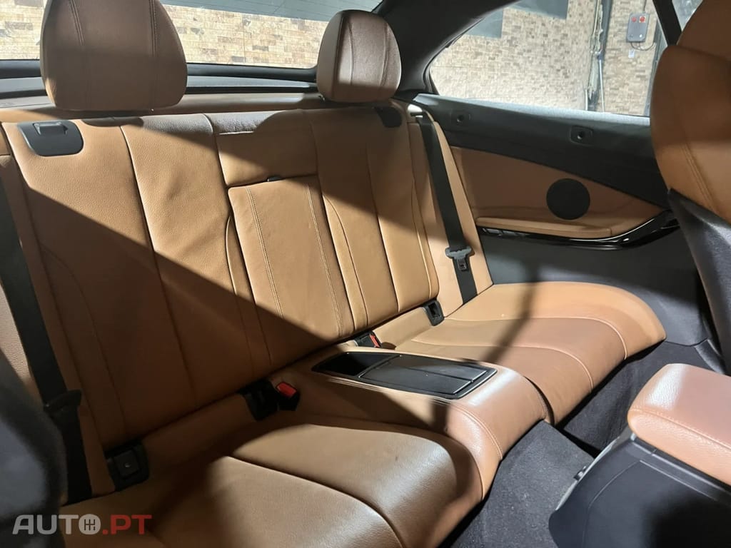 BMW 420 420d Pack M Auto | 190cv | Livro de Revisões | 2 Chaves