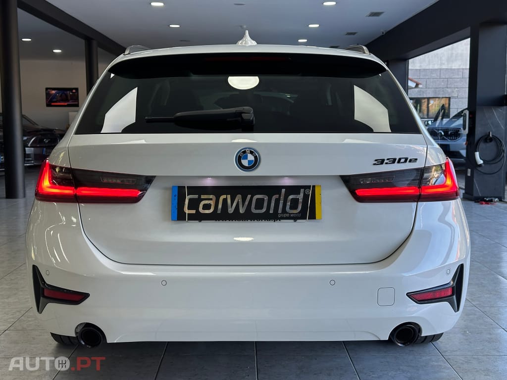 BMW 330 e Corporate Edition Auto — fotografia 35